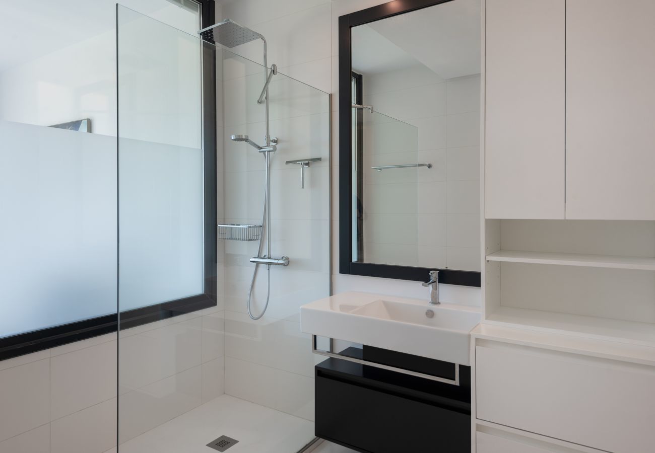 Apartamento en Benahavís - Vistas panorámicas y gran jardín en Atalaya Hills