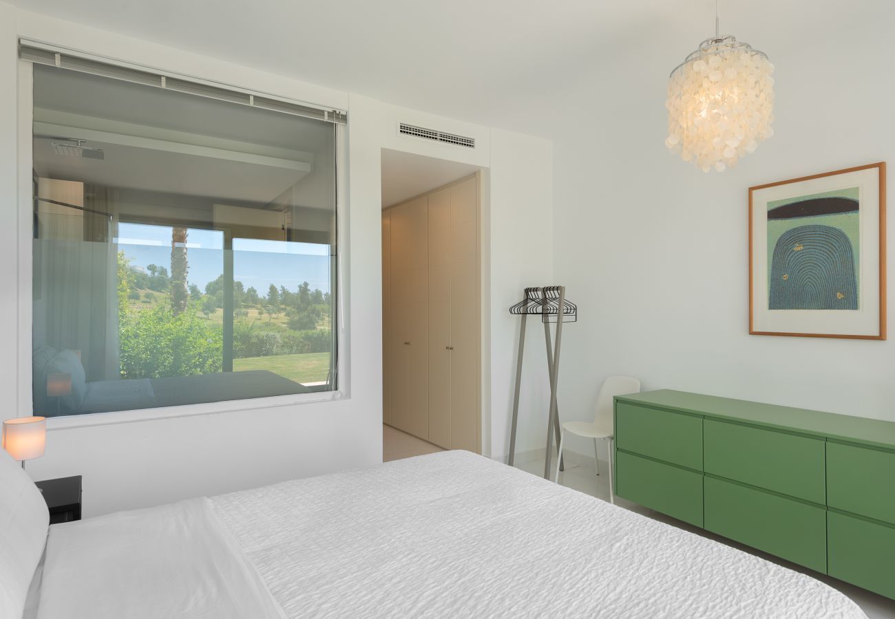 Apartamento en Benahavís - Vistas panorámicas y gran jardín en Atalaya Hills