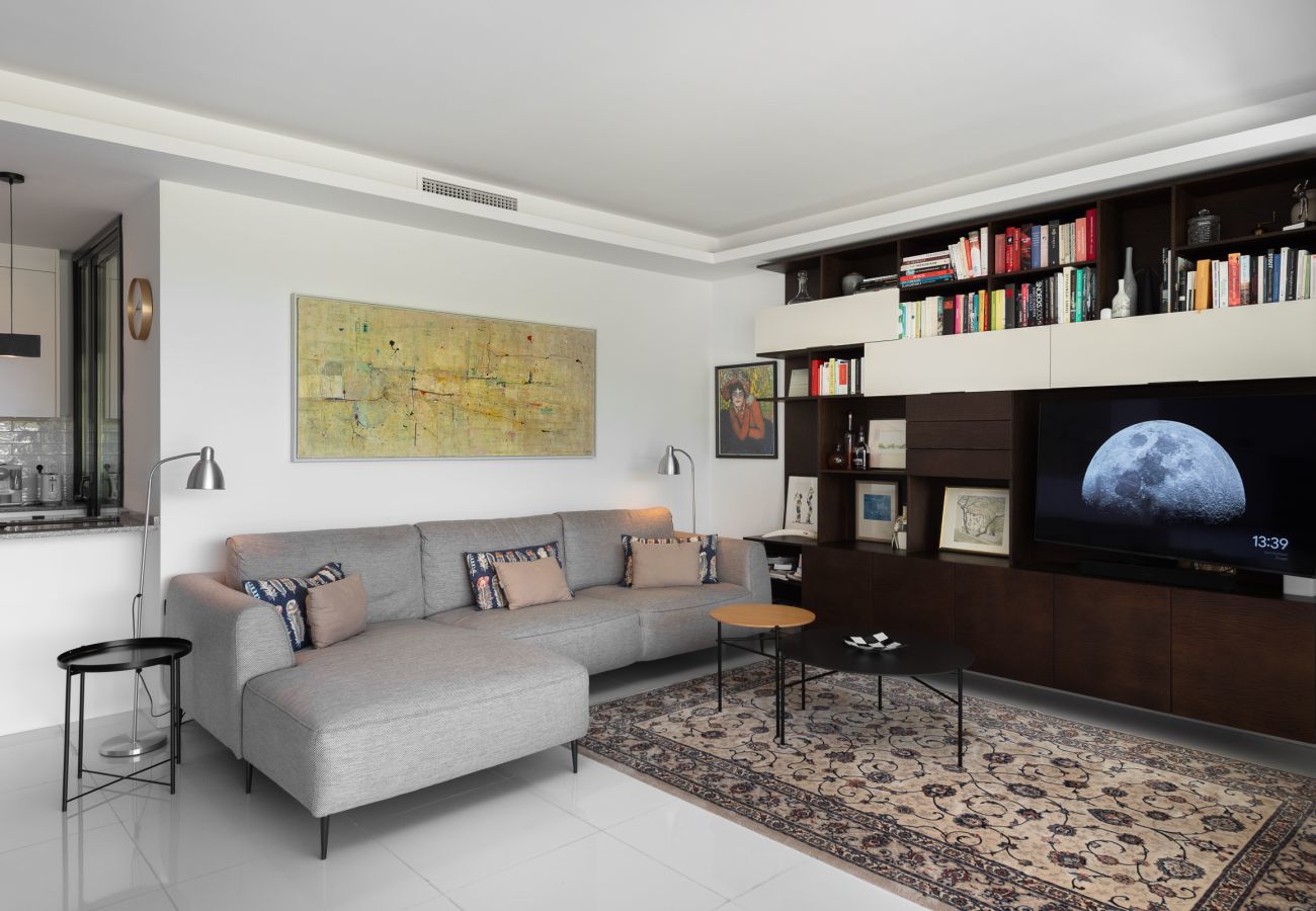 Apartamento en Benahavís - Vistas panorámicas y gran jardín en Atalaya Hills