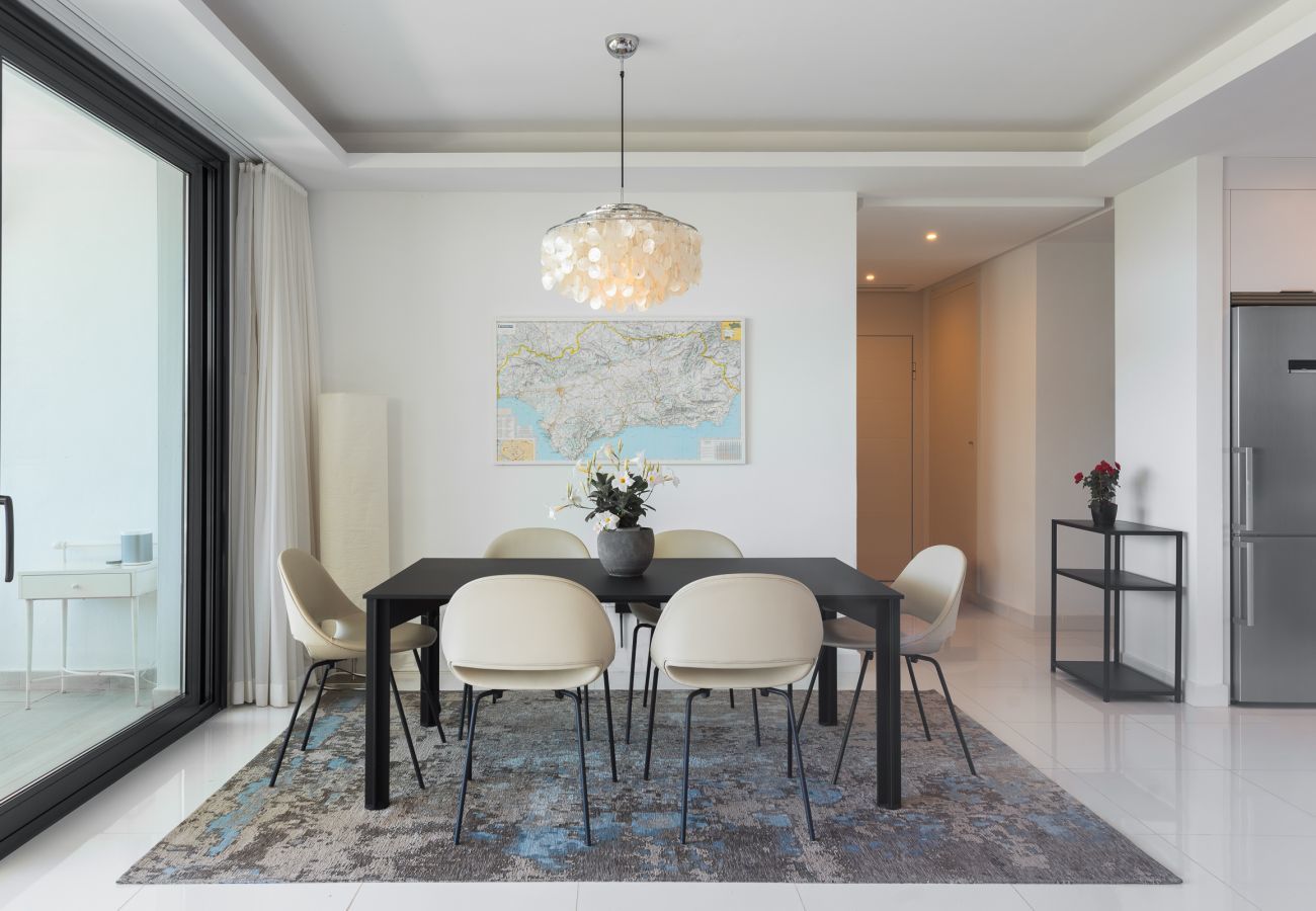 Apartamento en Benahavís - Vistas panorámicas y gran jardín en Atalaya Hills