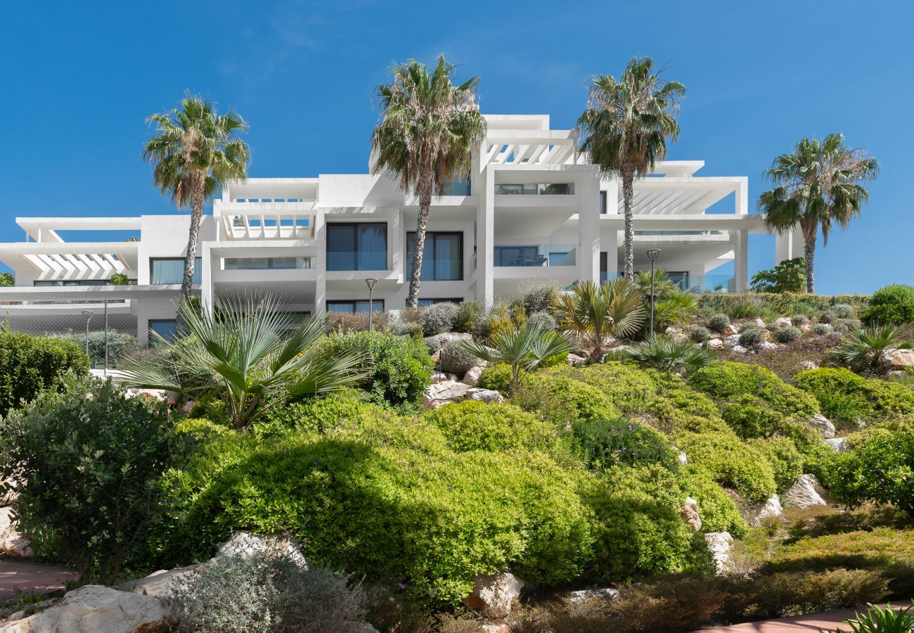 Apartamento en Benahavís - Vistas panorámicas y gran jardín en Atalaya Hills