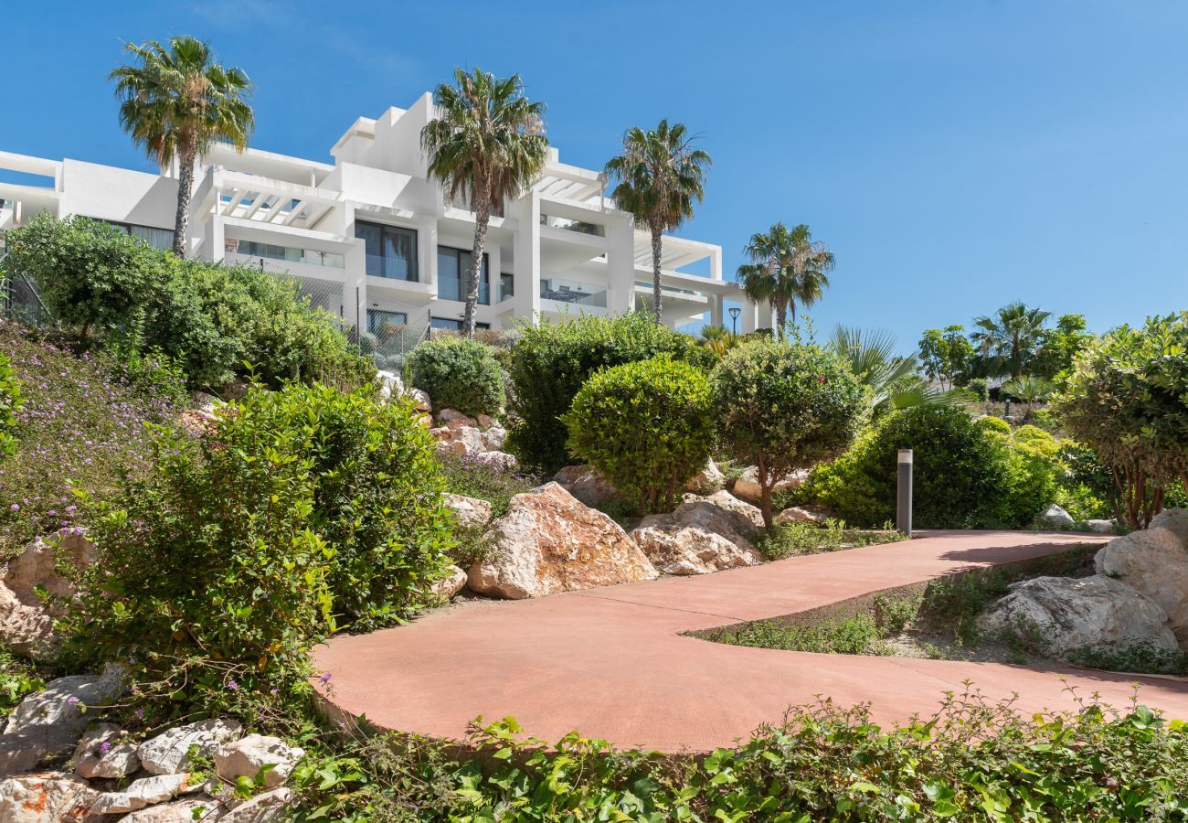 Apartamento en Benahavís - Vistas panorámicas y gran jardín en Atalaya Hills
