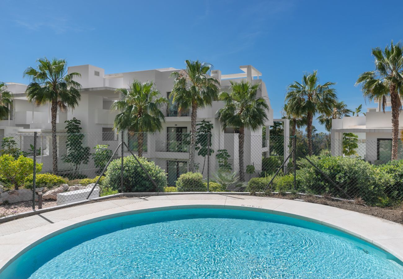 Apartamento en Benahavís - Vistas panorámicas y gran jardín en Atalaya Hills