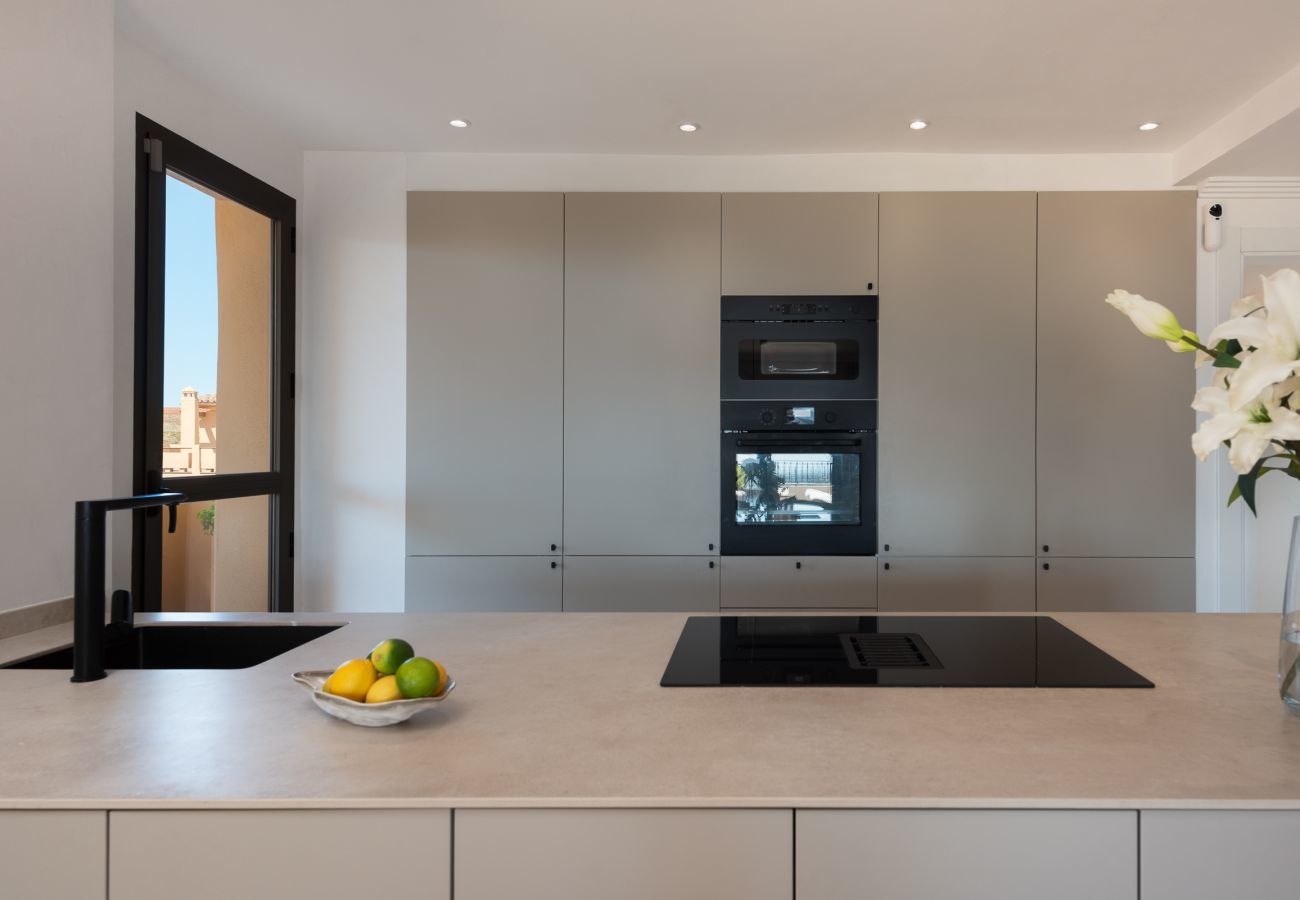 Apartamento en Benahavís - Elegante apartamento con increíbles vistas al mar