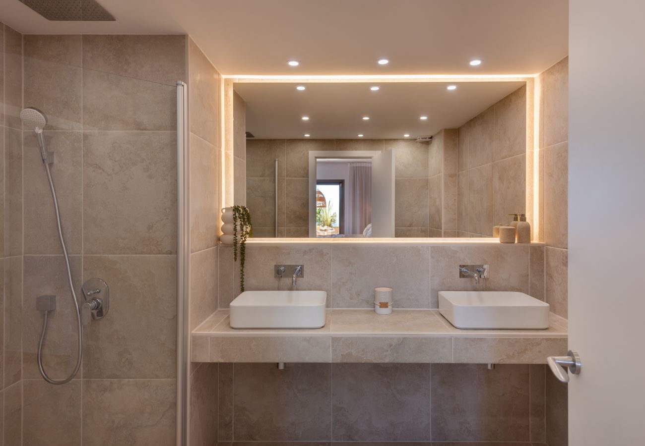 Apartamento en Benahavís - Elegante apartamento con increíbles vistas al mar