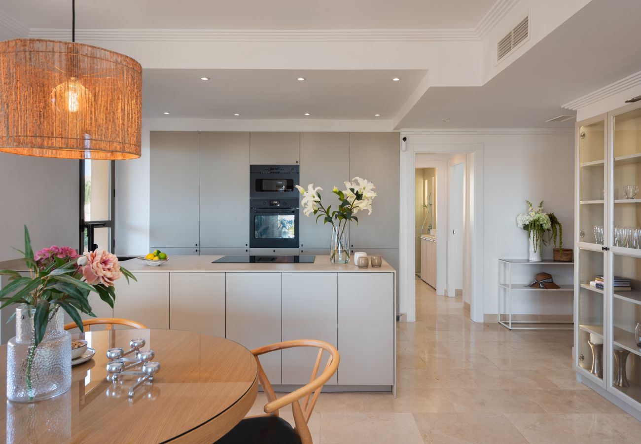 Apartamento en Benahavís - Elegante apartamento con increíbles vistas al mar