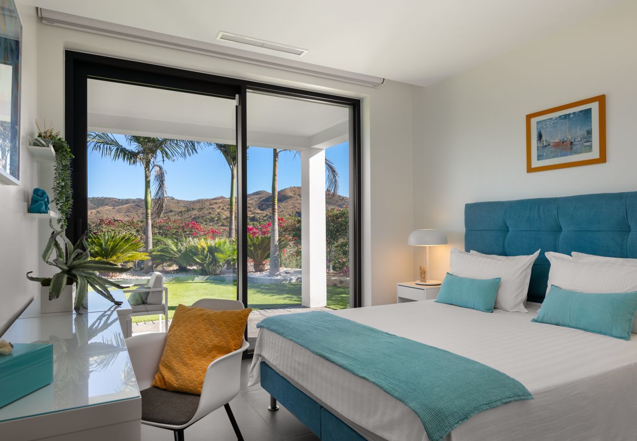 Villa en Marbella - Villa de 4 dormitorios con vistas al mar