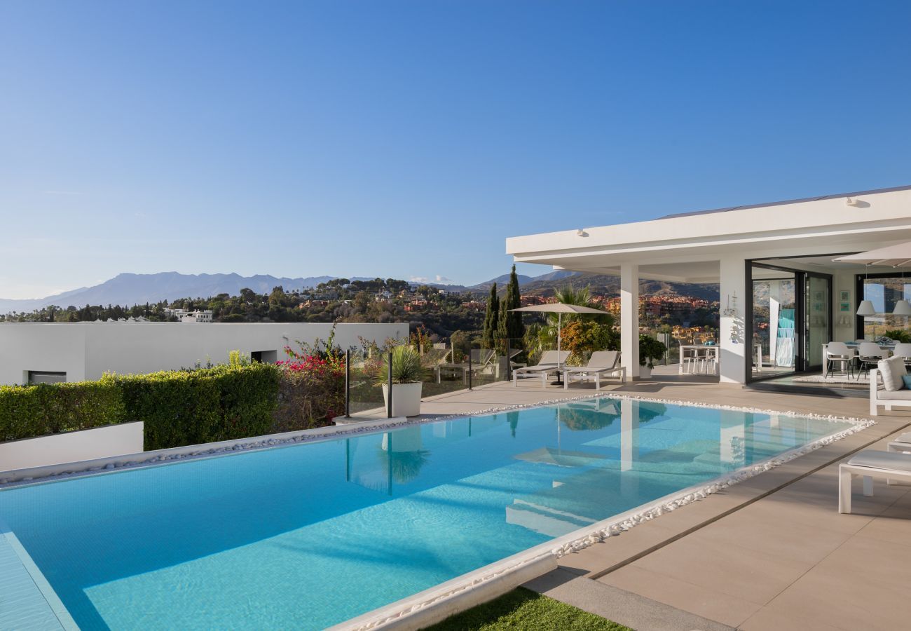 Villa en Marbella - Villa de 4 dormitorios con vistas al mar