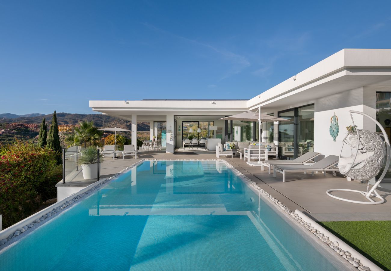 Villa en Marbella - Villa de 4 dormitorios con vistas al mar