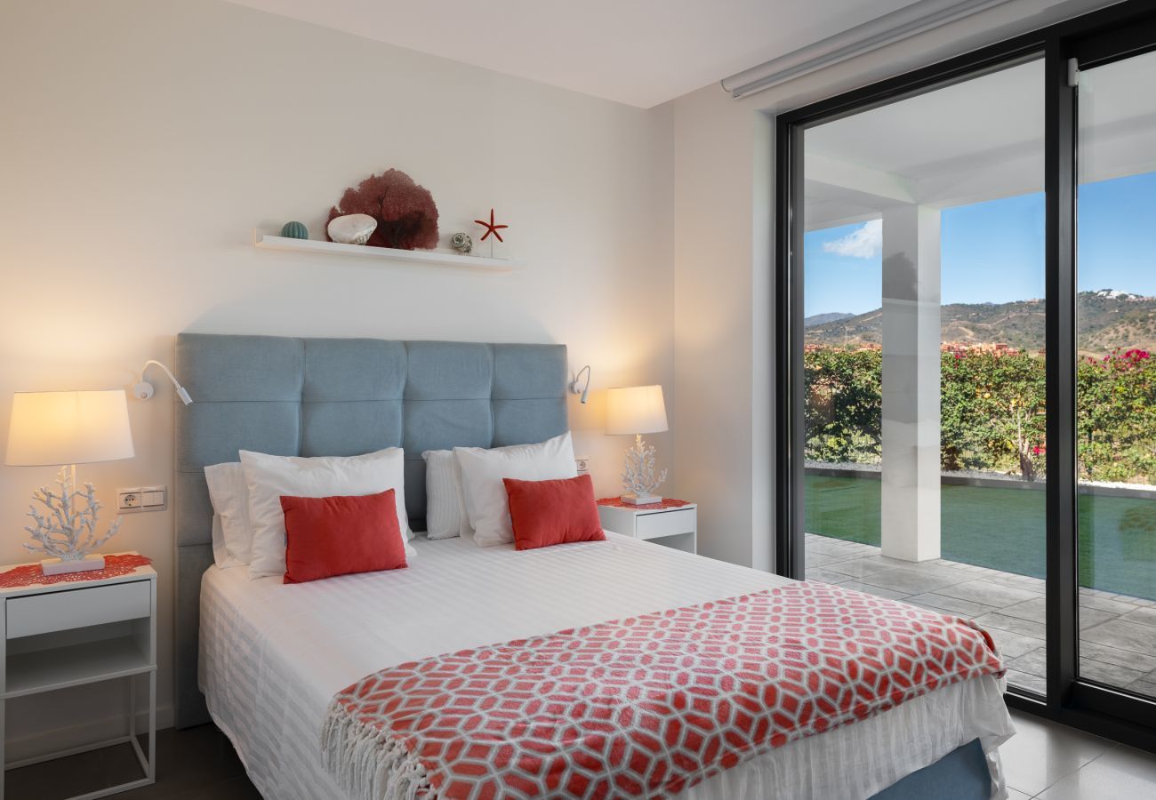 Villa en Marbella - Villa de 4 dormitorios con vistas al mar