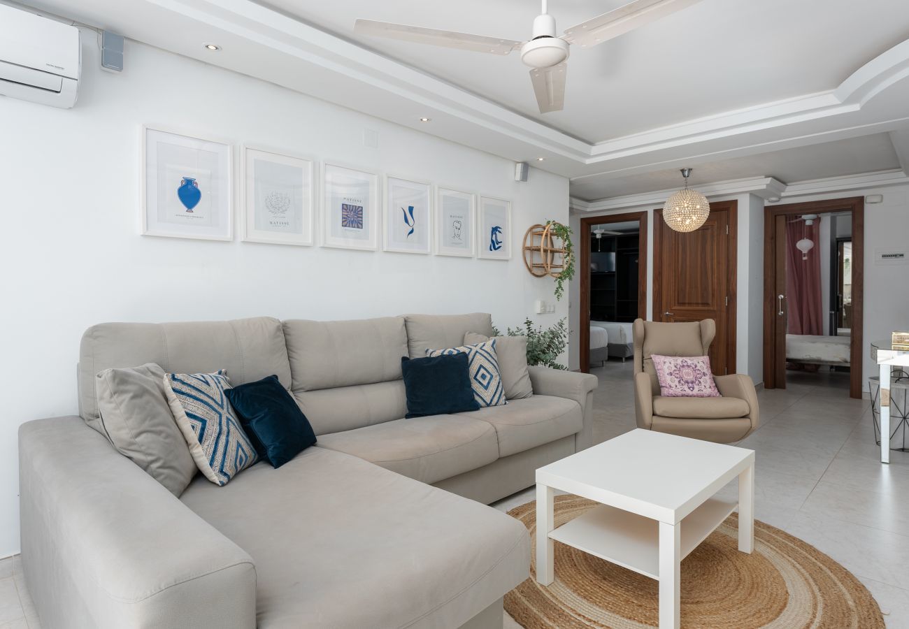Apartamento en Estepona - Apartamento de 3 dormitorios con jardín