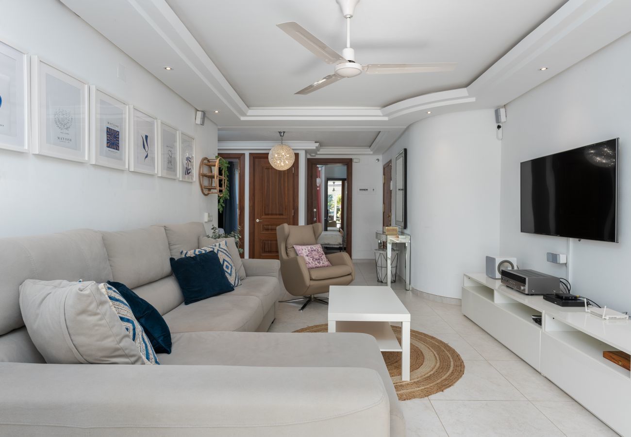 Apartamento en Estepona - Apartamento de 3 dormitorios con jardín