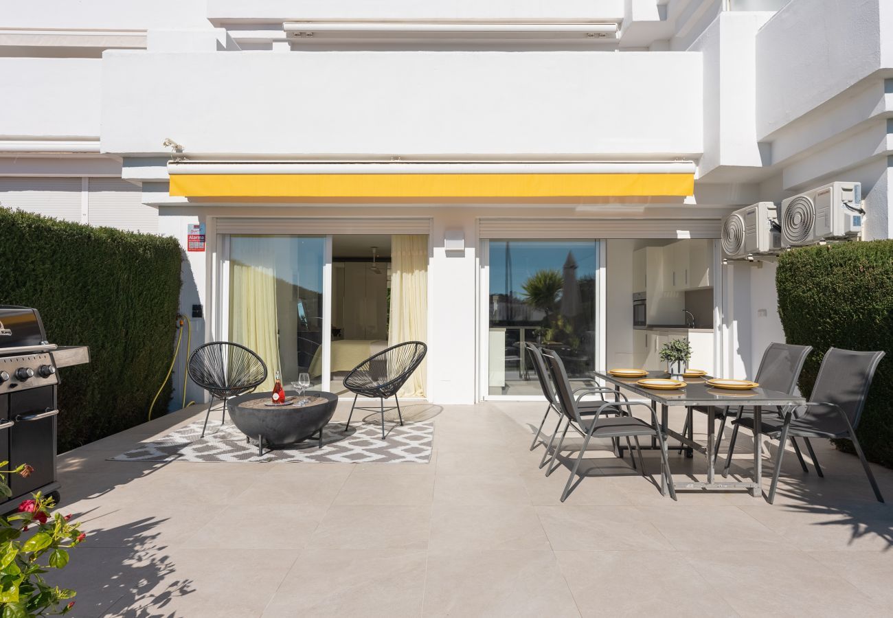 Apartamento en Estepona - Apartamento de 3 dormitorios con jardín