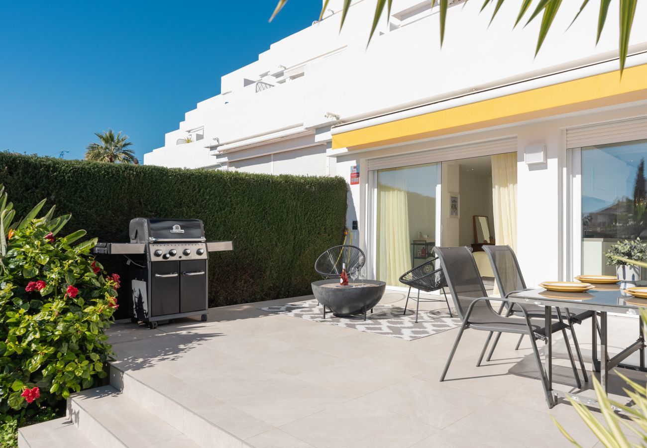 Apartamento en Estepona - Apartamento de 3 dormitorios con jardín