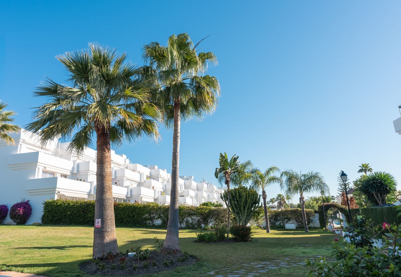 Apartamento en Estepona - Apartamento de 3 dormitorios con jardín