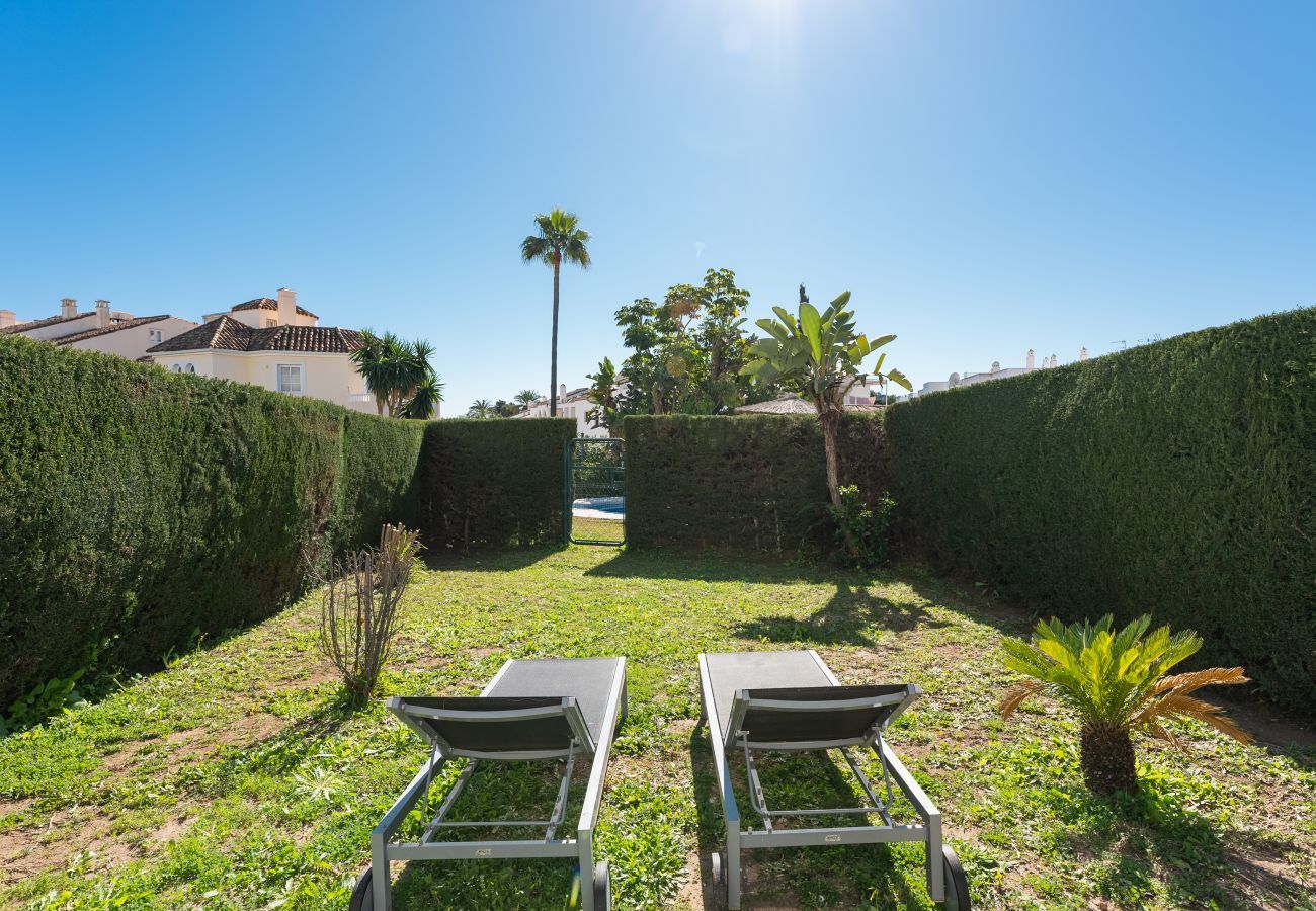 Apartamento en Estepona - Apartamento de 3 dormitorios con jardín