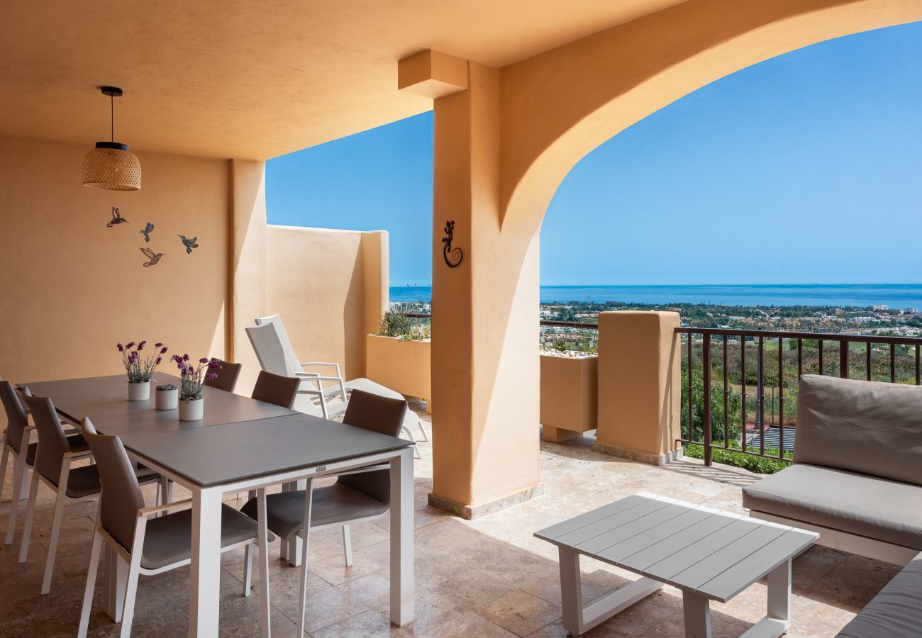 Apartamento en Benahavís - Apartamento de 2 dormitorios con vistas al mar