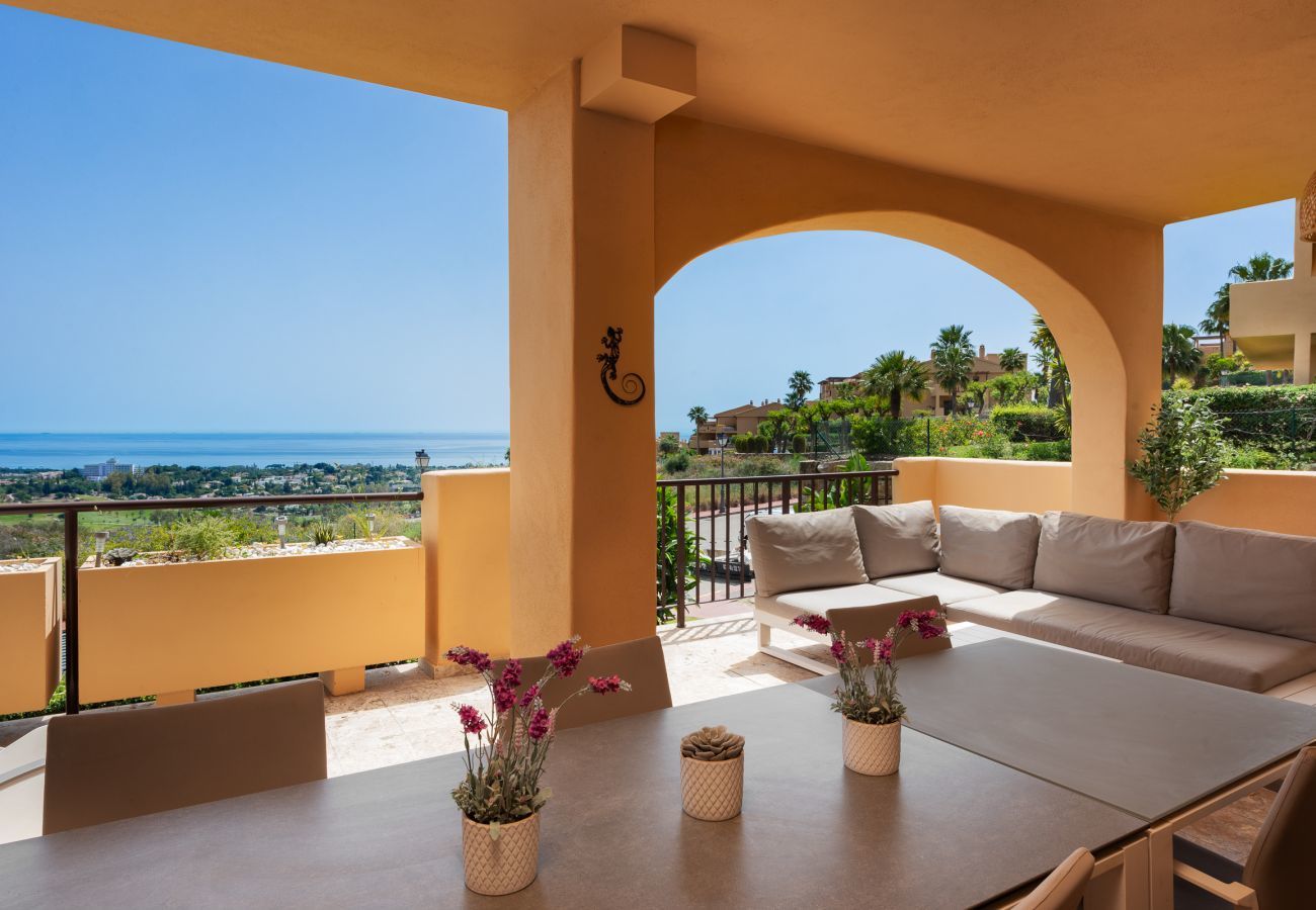 Apartamento en Benahavís - Apartamento de 2 dormitorios con vistas al mar