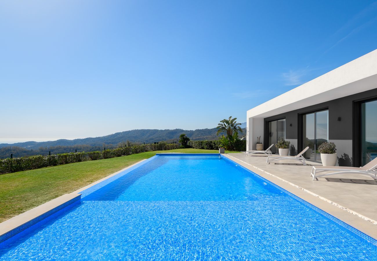 Villa en Benahavís - Villa Escondida en Monte Mayor 