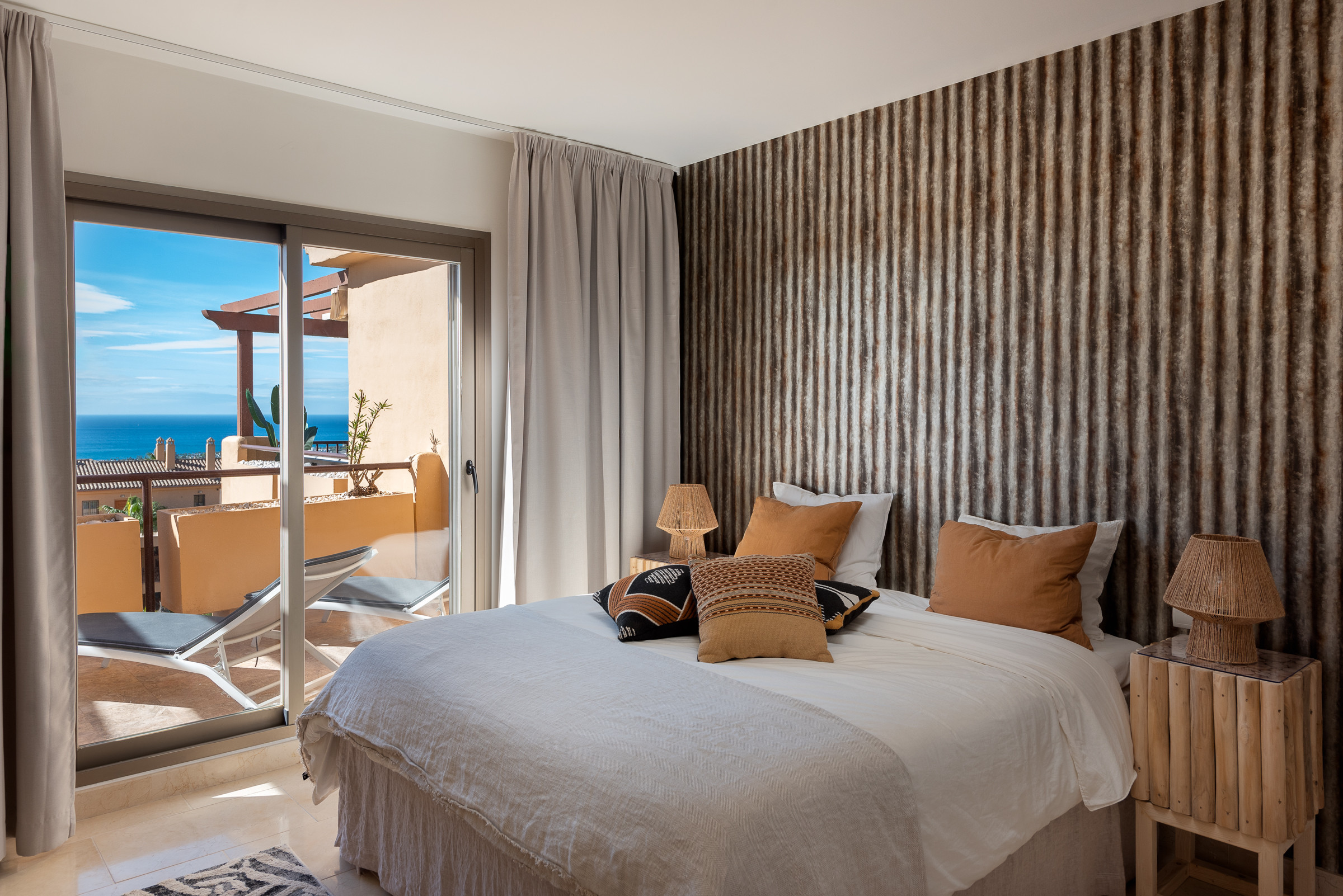 in Benahavís - Beautiful Penthouse with Ethnic Interiors 