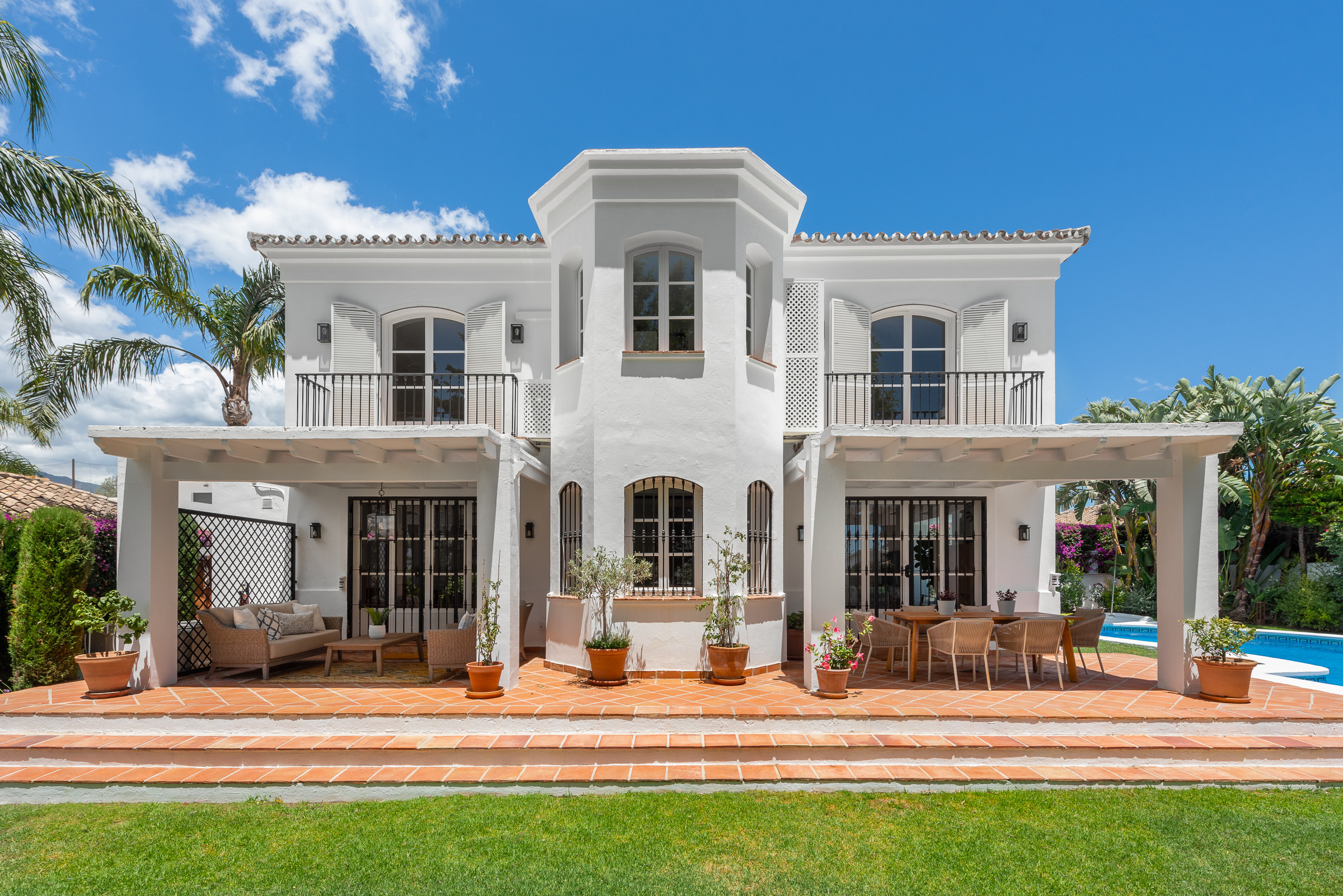 Villa/Dettached house in Marbella - Luxury 3-Bedroom House with Private Pool 