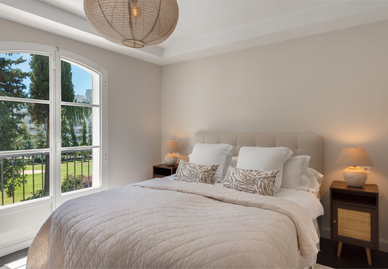 Villa in Marbella - Luxury 3-Bedroom House with Private Pool 