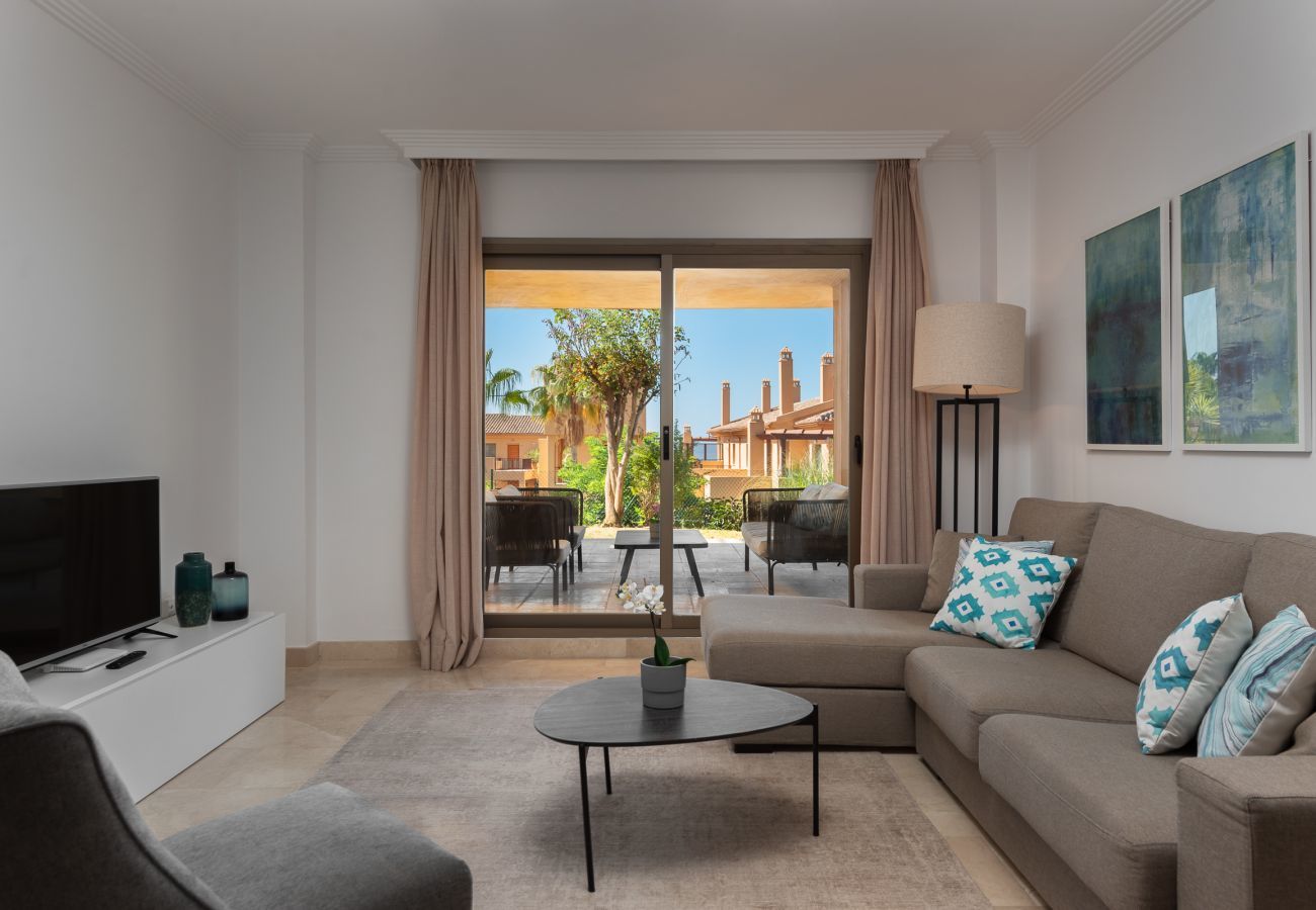 Apartment in Benahavís - Bright 3-Bedroom with Sunset Views