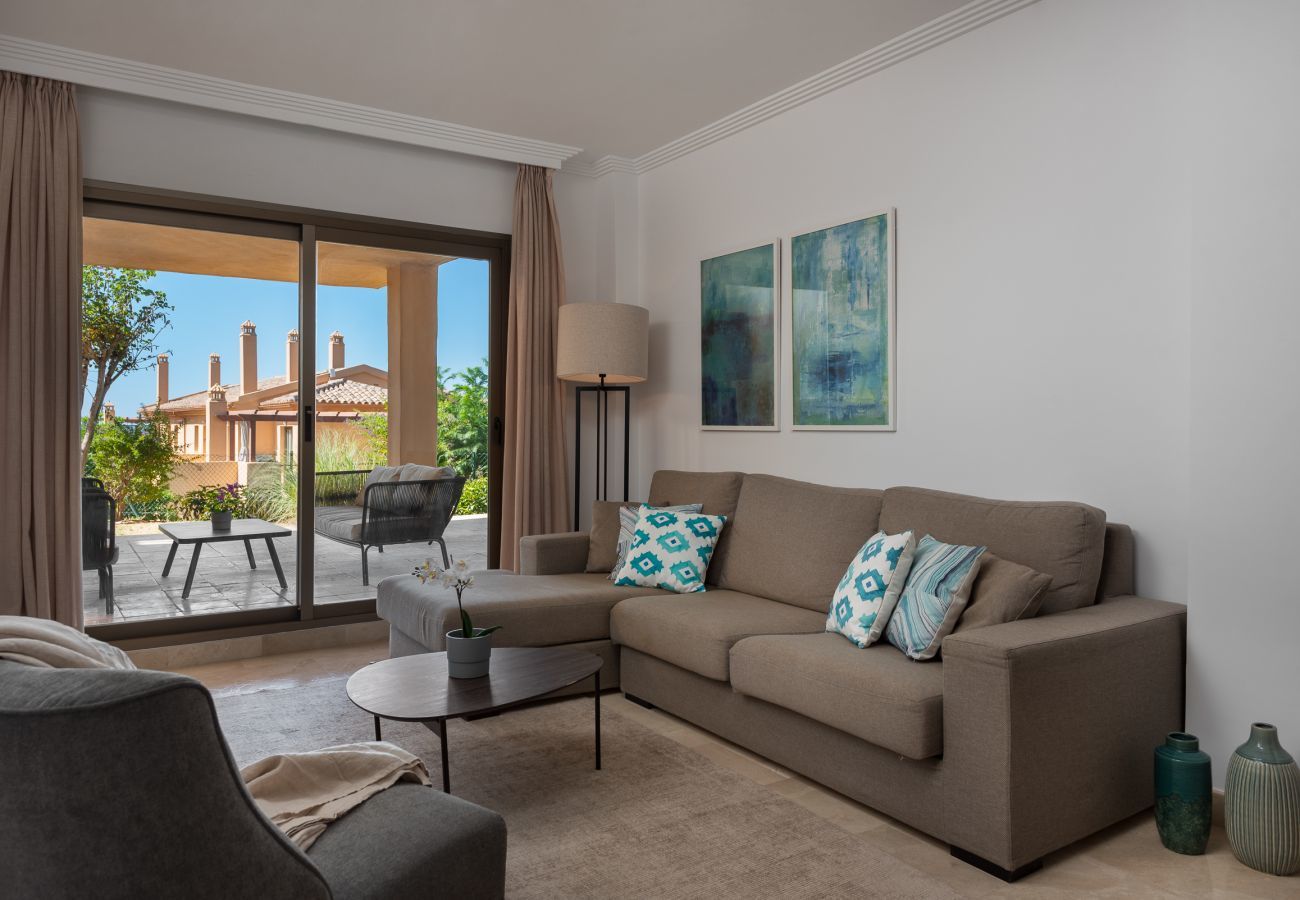 Apartment in Benahavís - Bright 3-Bedroom with Sunset Views