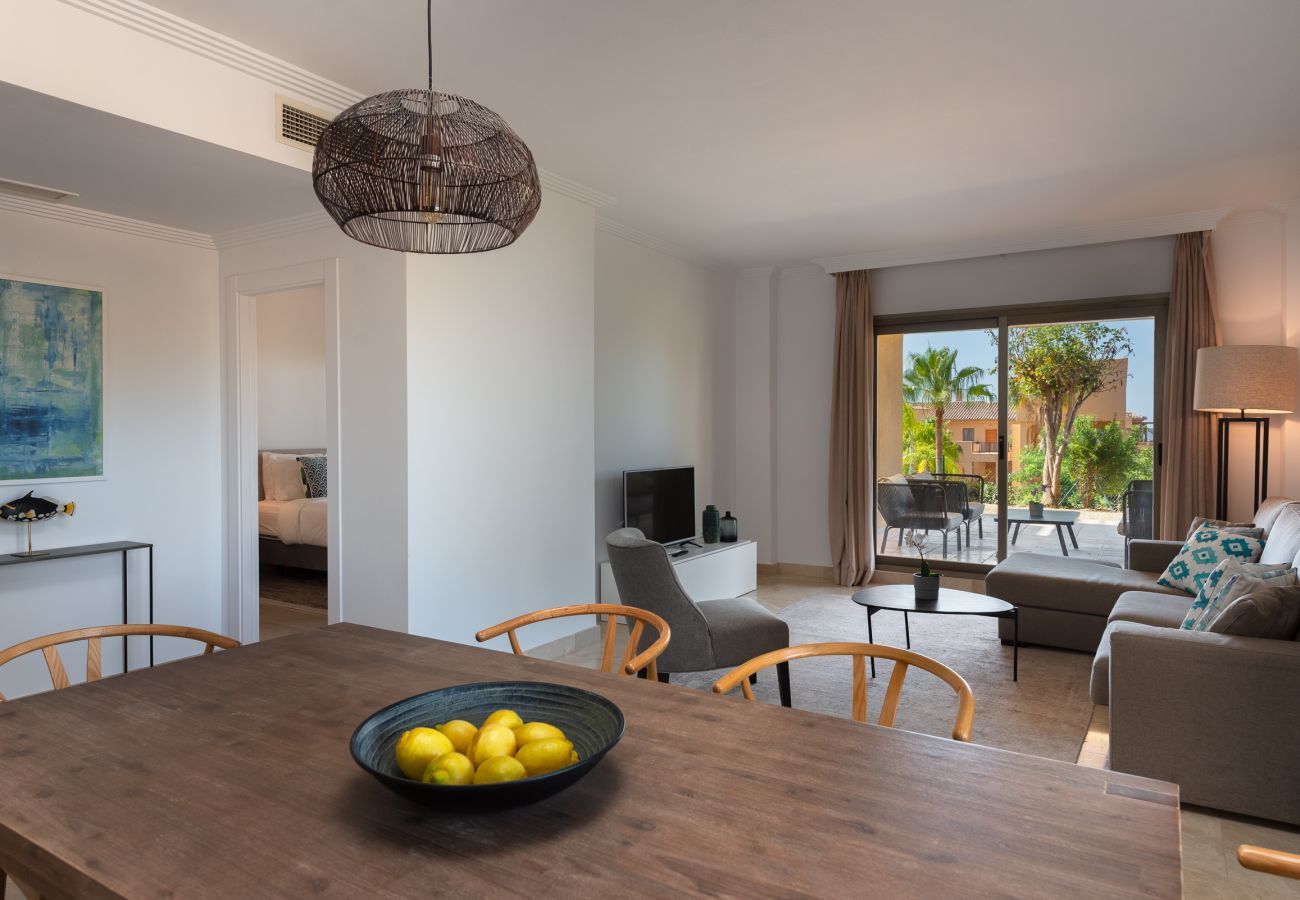 Apartment in Benahavís - Bright 3-Bedroom with Sunset Views