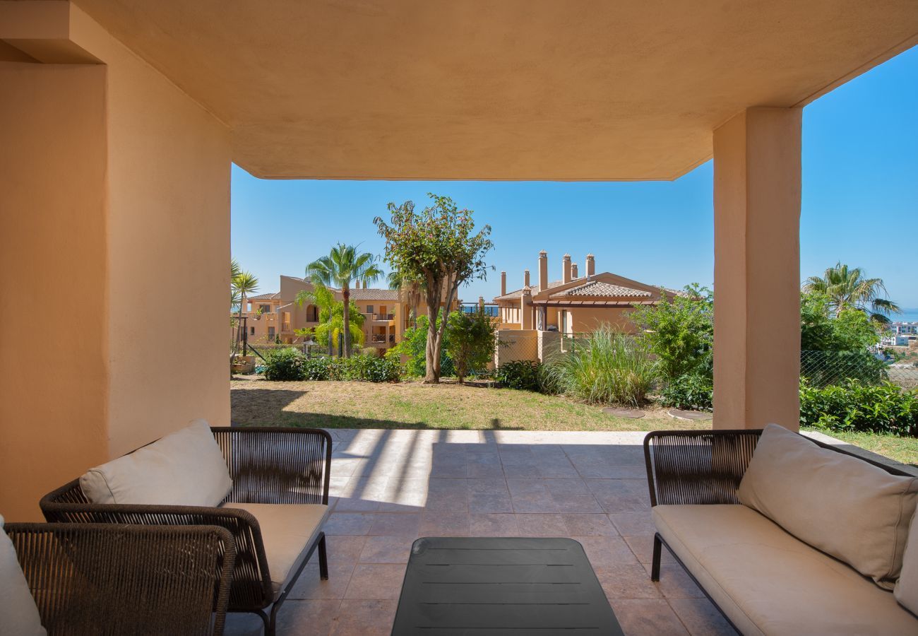 Apartment in Benahavís - Bright 3-Bedroom with Sunset Views