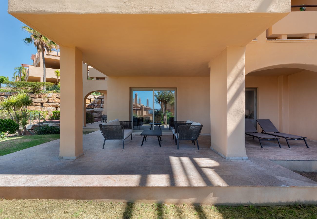 Apartment in Benahavís - Bright 3-Bedroom with Sunset Views