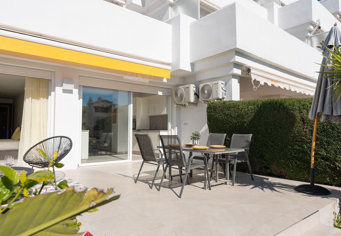 Apartment in Estepona - Cozy 3-Bedroom Ground Floor with Large Garden 