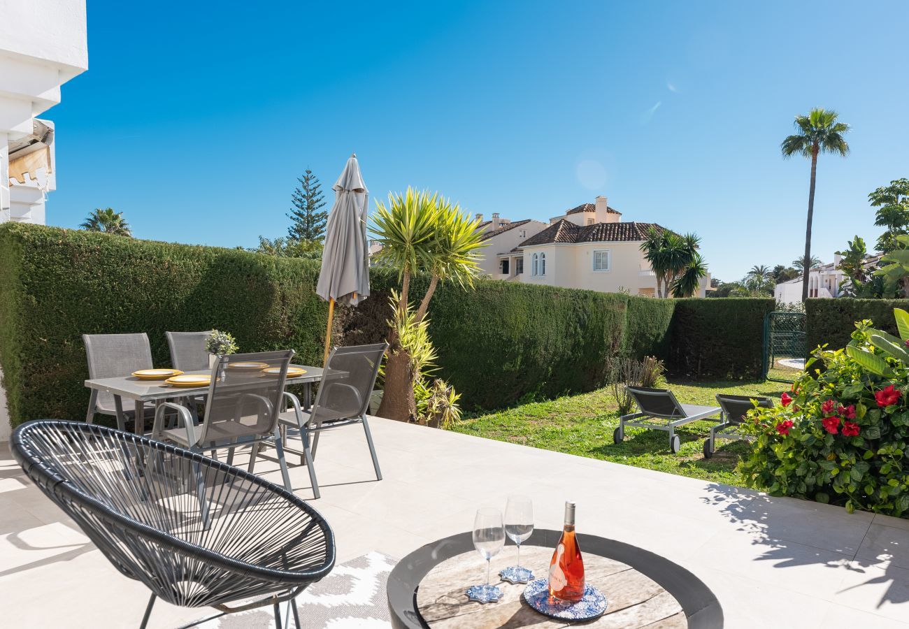 Apartment in Estepona - Cozy 3-Bedroom Ground Floor with Large Garden 