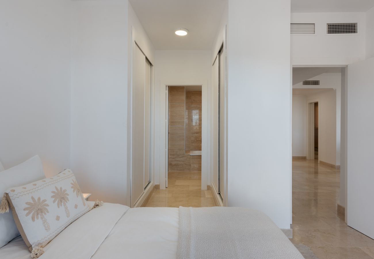 Apartment in Benahavís - Sea and Sunset Views in Hacienda de Cifuentes