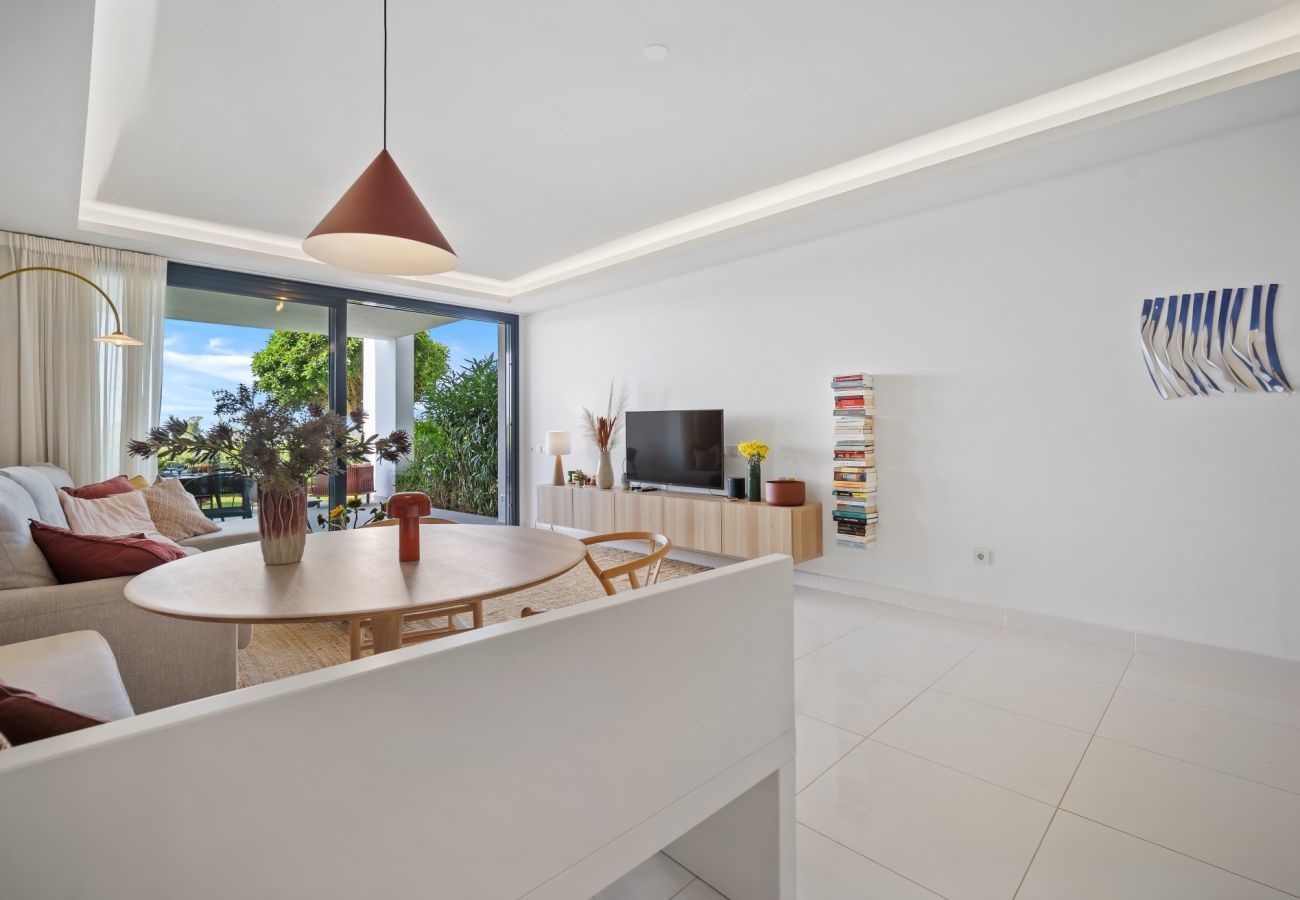 Apartment in Benahavís - 2BR Golfside Serenity in Atalaya Hills